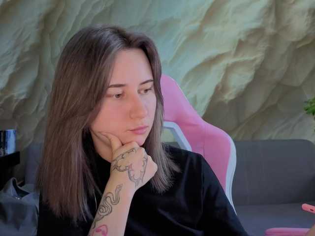 Alisa21-1 live cam on BongaCams