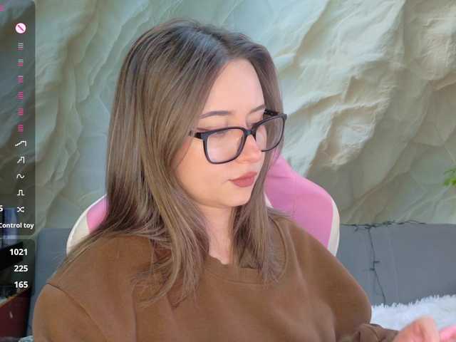 Alisa21-1 live cam on BongaCams