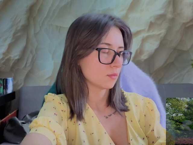Alisa21-1 live cam on BongaCams
