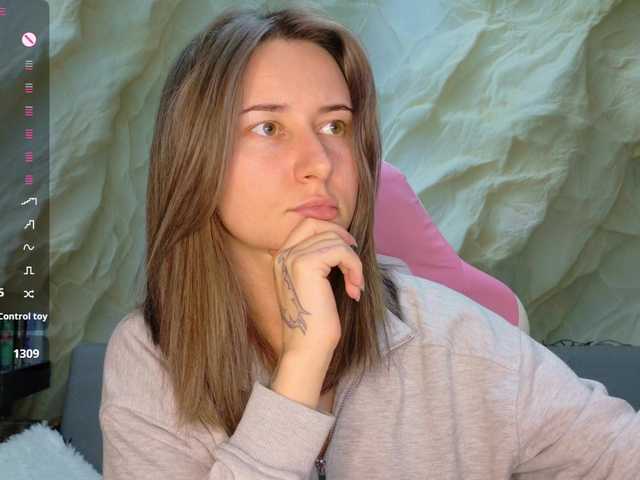 Alisa21-1 live cam on BongaCams