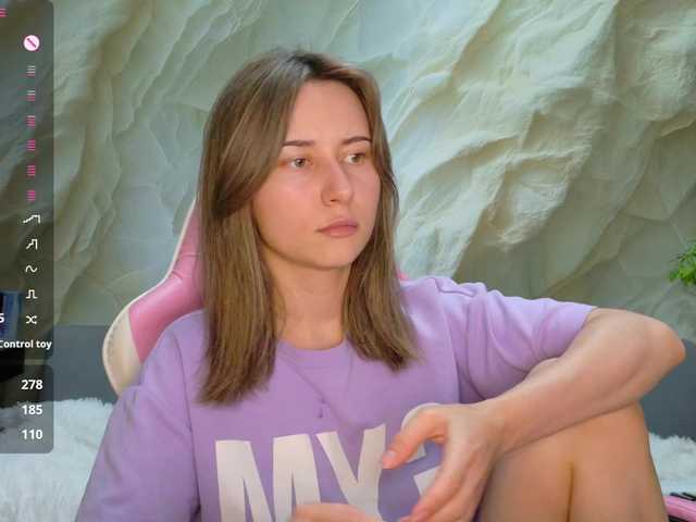 Unearthly live webcam show