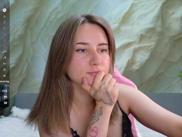 Unearthly live webcam show