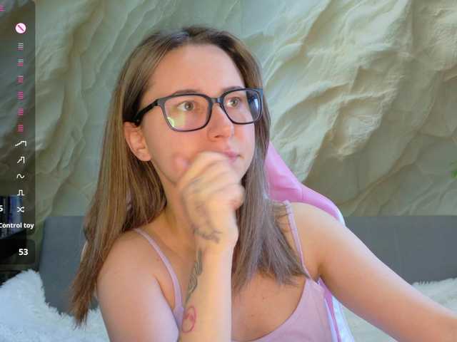 Alisa21-1 live cam on BongaCams