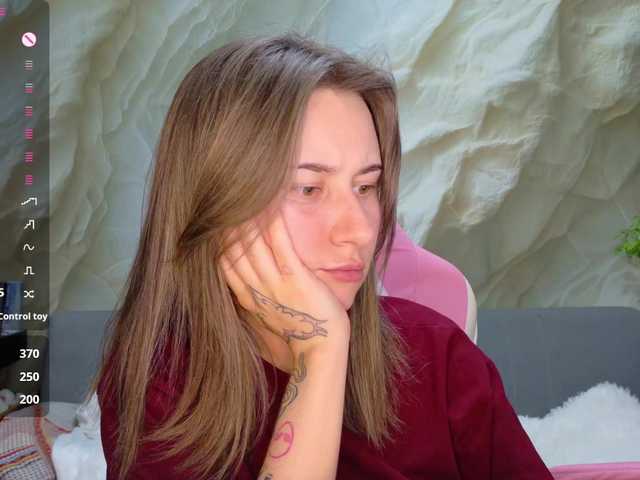 Alisa21-1 live cam on BongaCams