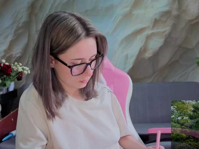 Alisa21-1 live cam on BongaCams