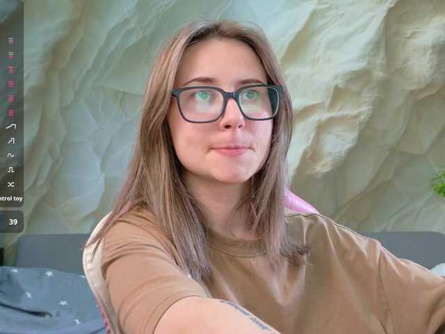 Alisa21-1 live cam on BongaCams