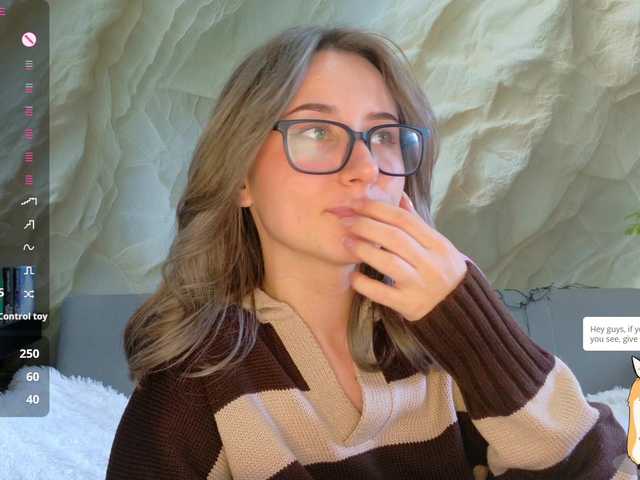 Alisa21-1 live cam on BongaCams