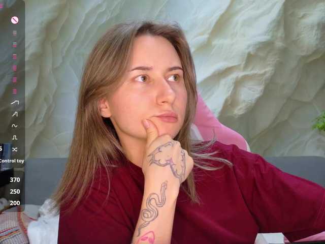 Alisa21-1 live cam on BongaCams