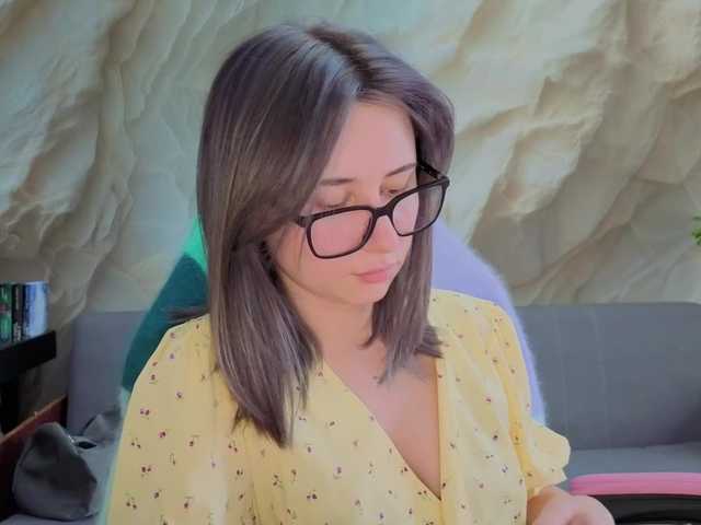 Alisa21-1 live cam on BongaCams