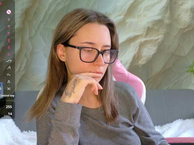 Alisa21-1 live cam on BongaCams