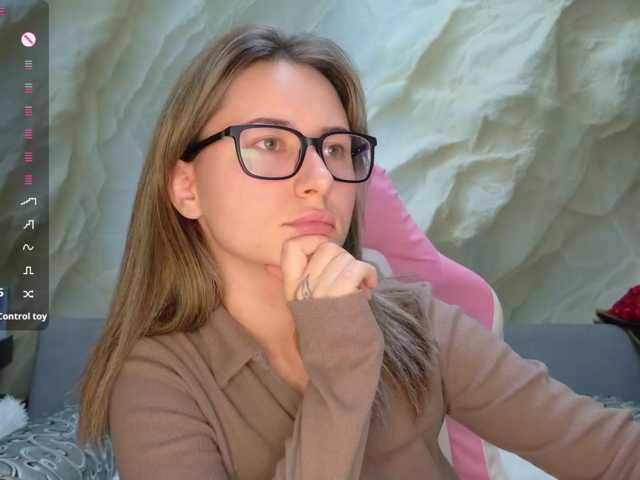 Alisa21-1, live now on BongaCams
