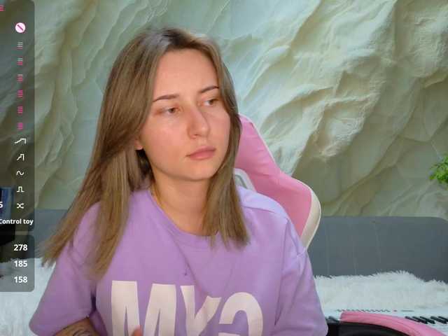 Unearthly live webcam show
