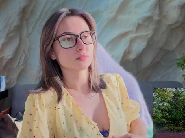 Alisa21-1 live cam on BongaCams