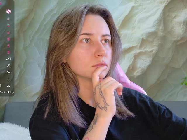 Alisa21-1 live cam on BongaCams