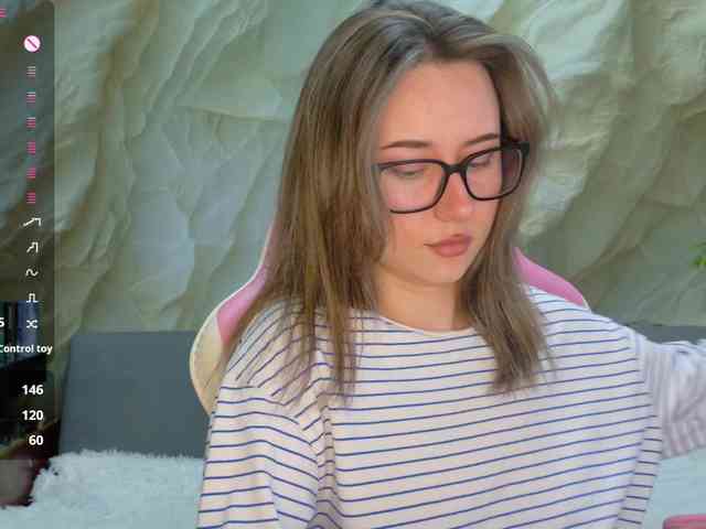 Alisa21-1 Live Webcam on BongaCams