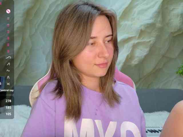 Alisa21-1 Live Webcam on BongaCams