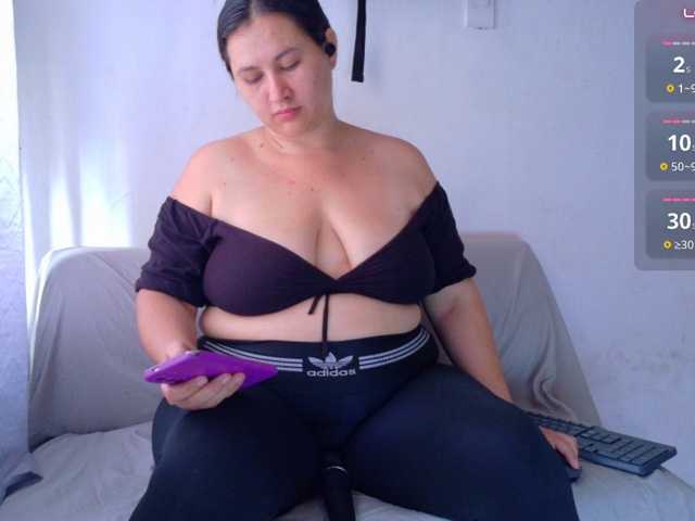 victoria121 live cam on BongaCams