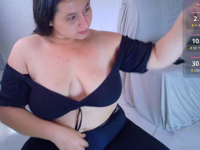 victoria121 live cam on BongaCams