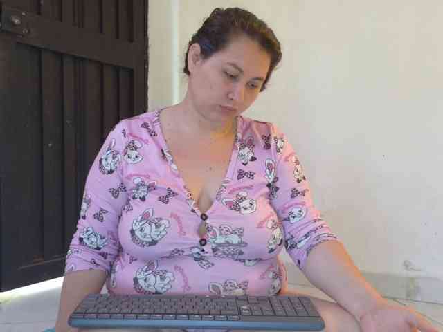 victoria121 webcam