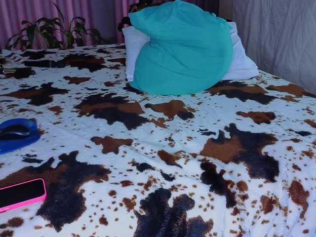 MissnewXXX's BongaCams show and profile