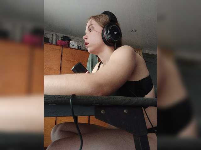 Kisa-malaya live cam on BongaCams