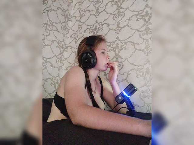 Kisa-malaya live cam on BongaCams
