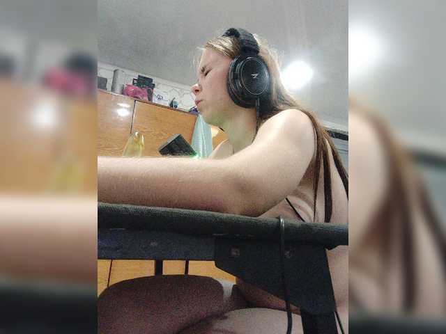 Kisa-malaya live cam on BongaCams