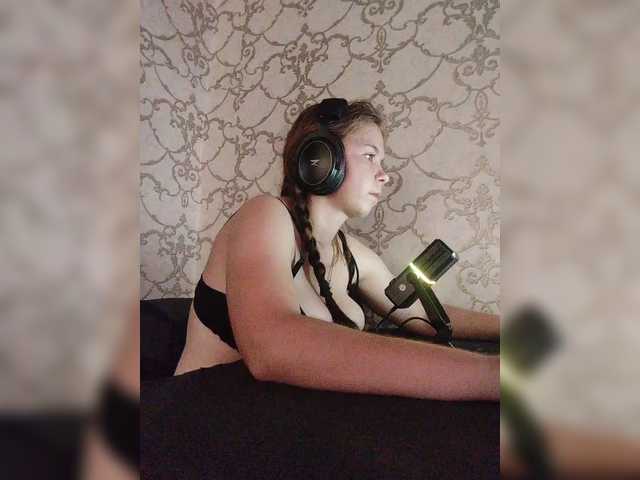 Kisa-malaya live cam on BongaCams