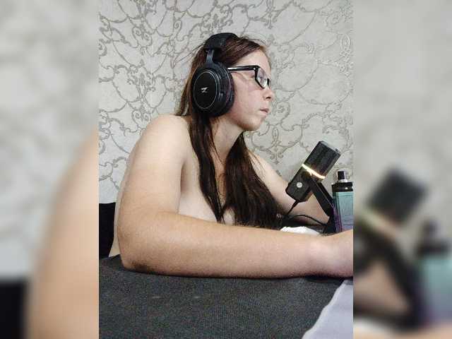 Kisa-malaya live cam on BongaCams