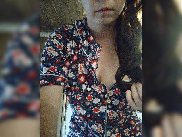 Kisa-malaya live cam on BongaCams