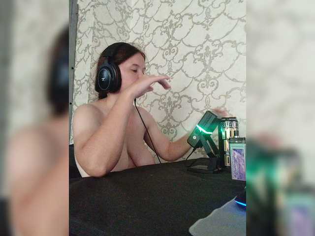 Kisa-malaya live cam on BongaCams