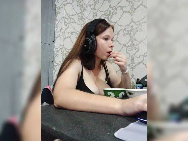 Kisa-malaya live cam on BongaCams