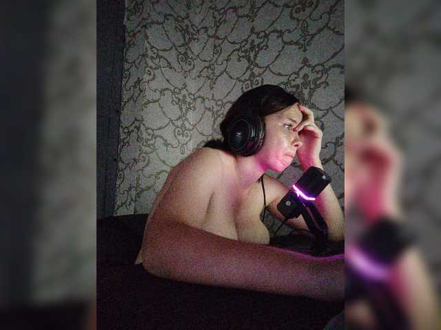 Kisa-malaya live cam on BongaCams