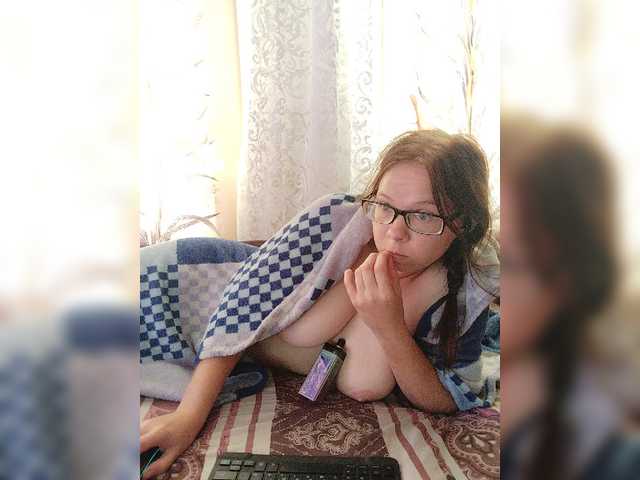 Kisa-malaya live cam on BongaCams