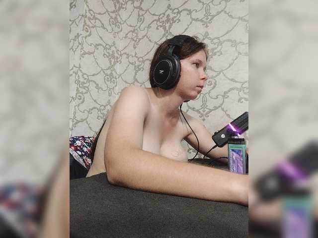 Kisa-malaya live cam on BongaCams