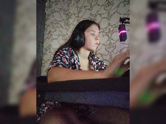 Kisa-malaya live cam on BongaCams