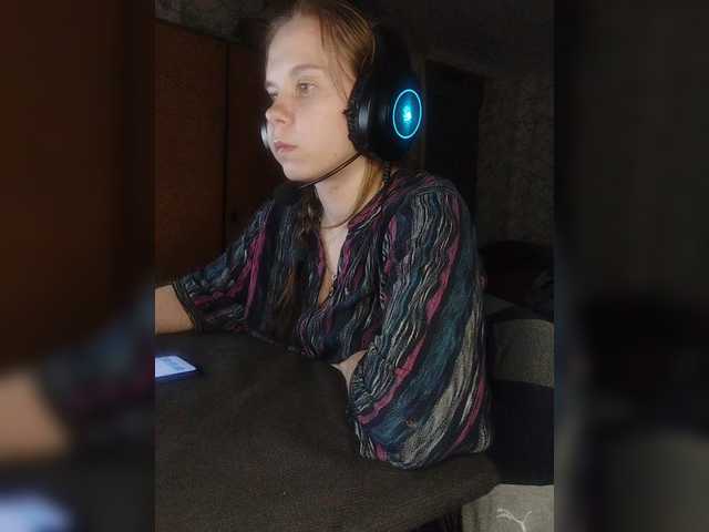 Kisa-malaya's BongaCams show and profile