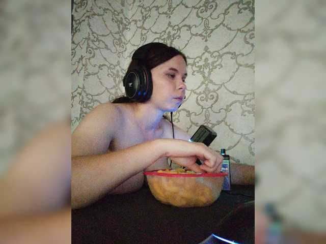 Kisa-malaya live cam on BongaCams