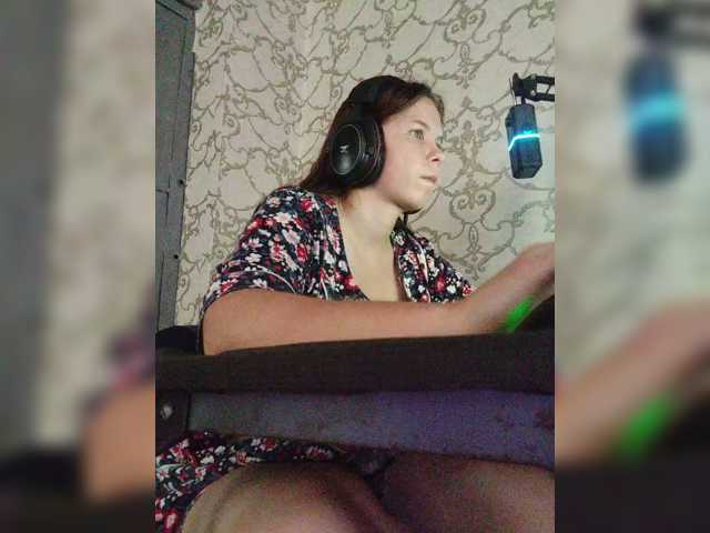Kisa-malaya live cam on BongaCams