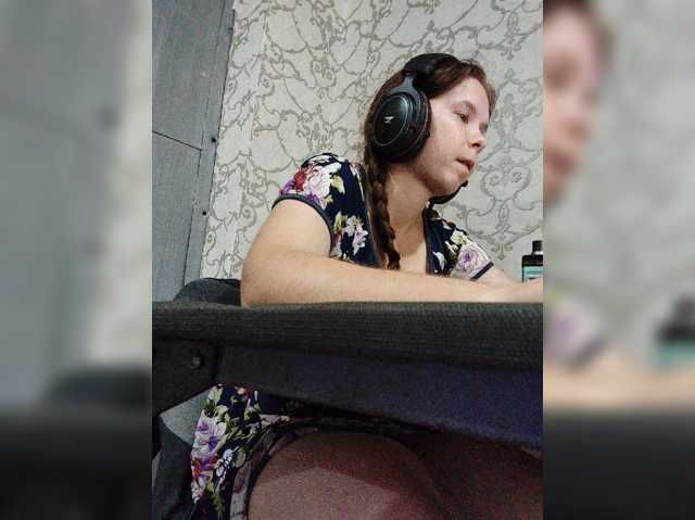 Kisa-malaya live cam on BongaCams