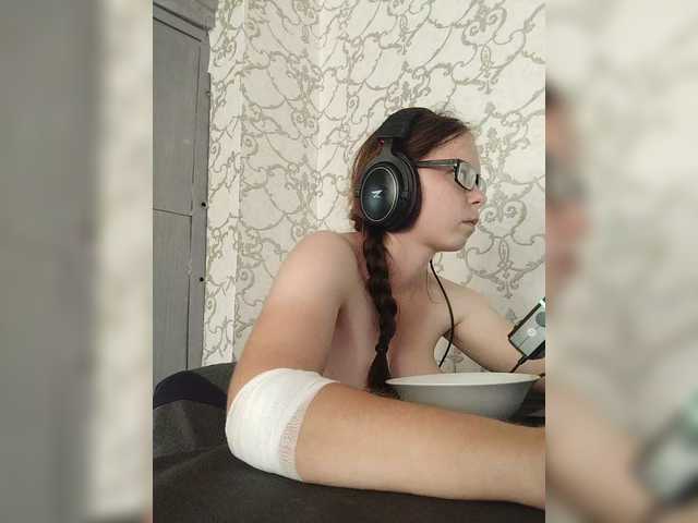 Kisa-malaya live cam on BongaCams