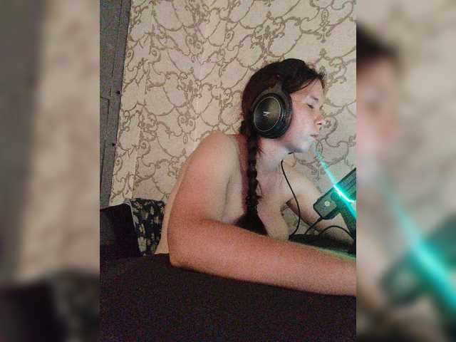 Kisa-malaya live cam on BongaCams