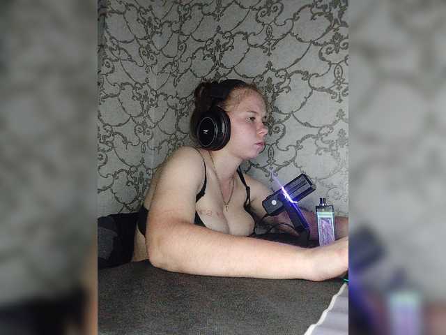 Kisa-malaya live cam on BongaCams
