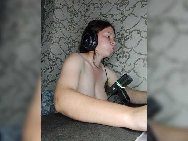 Kisa-malaya live cam on BongaCams