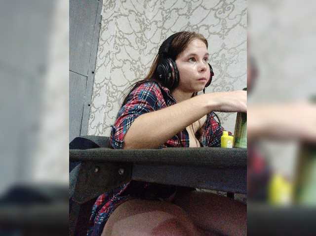Kisa-malaya live cam on BongaCams
