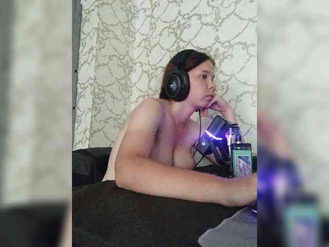 Kisa-malaya's cam show statistics and live stream