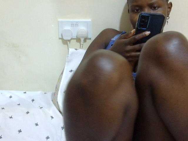Ebonysonya2 live cam on BongaCams