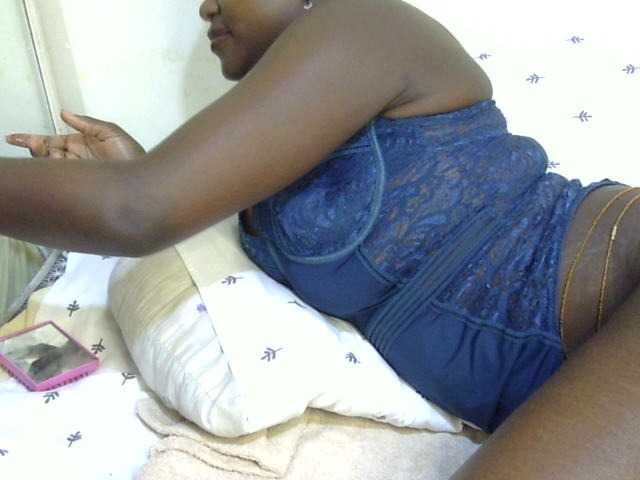 Ebonysonya2 live cam on BongaCams