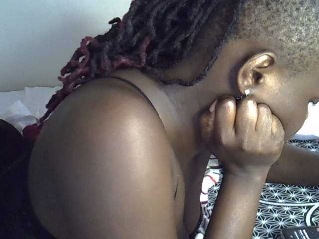 Ebonysonya2 live cam on BongaCams