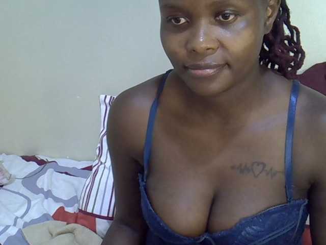 Ebonysonya2 live cam on BongaCams